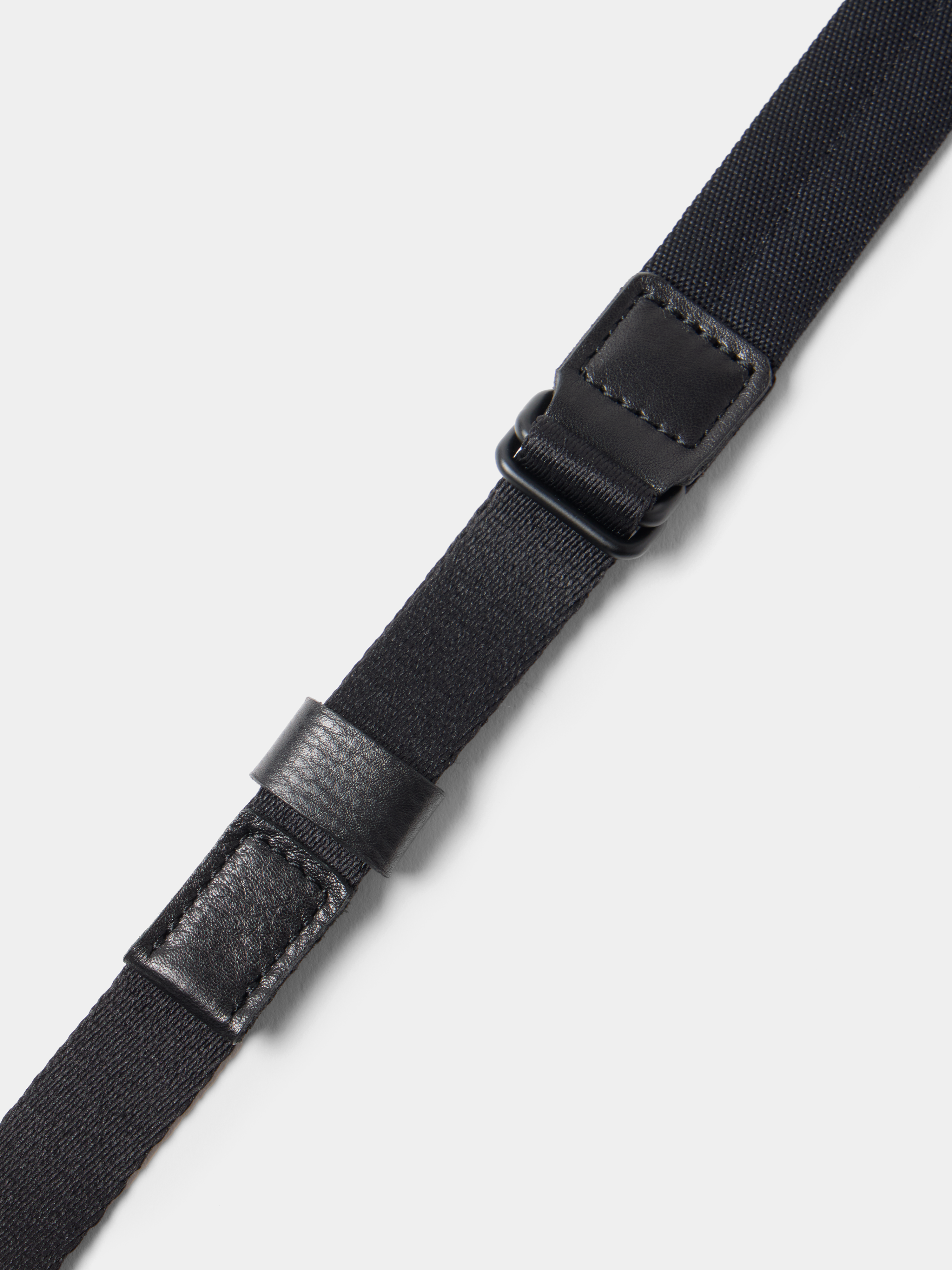 SQUARE SHOULDER