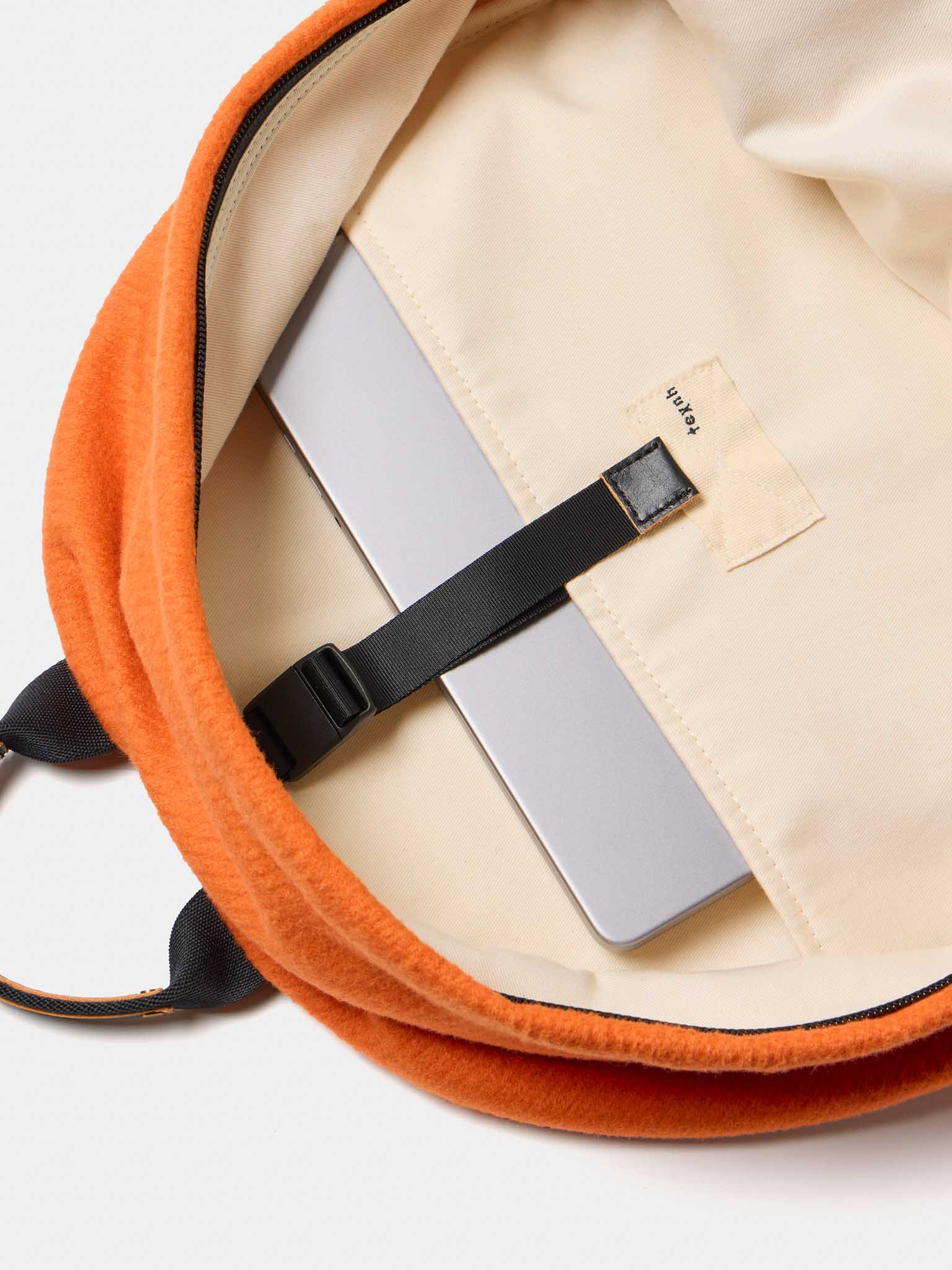 CLASSIC DAYPACK L / WOOL