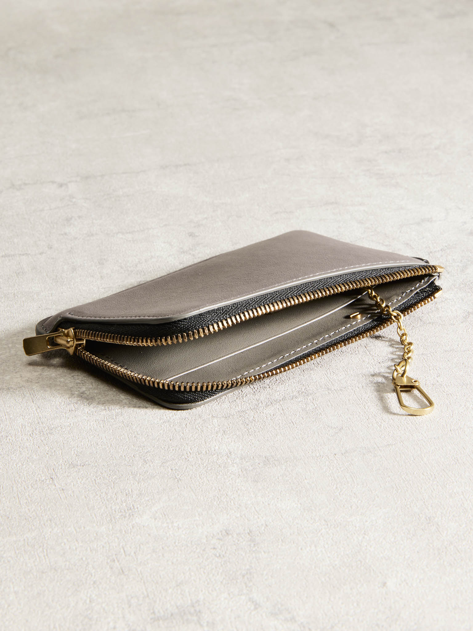 ZIP CASE