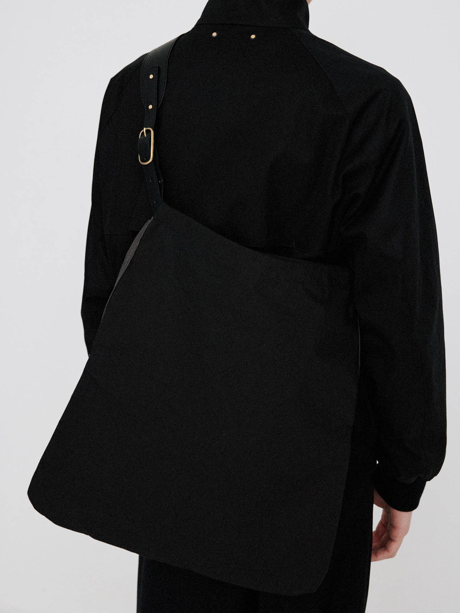 TRIANGLE SHOULDER / L / LOOPTEX