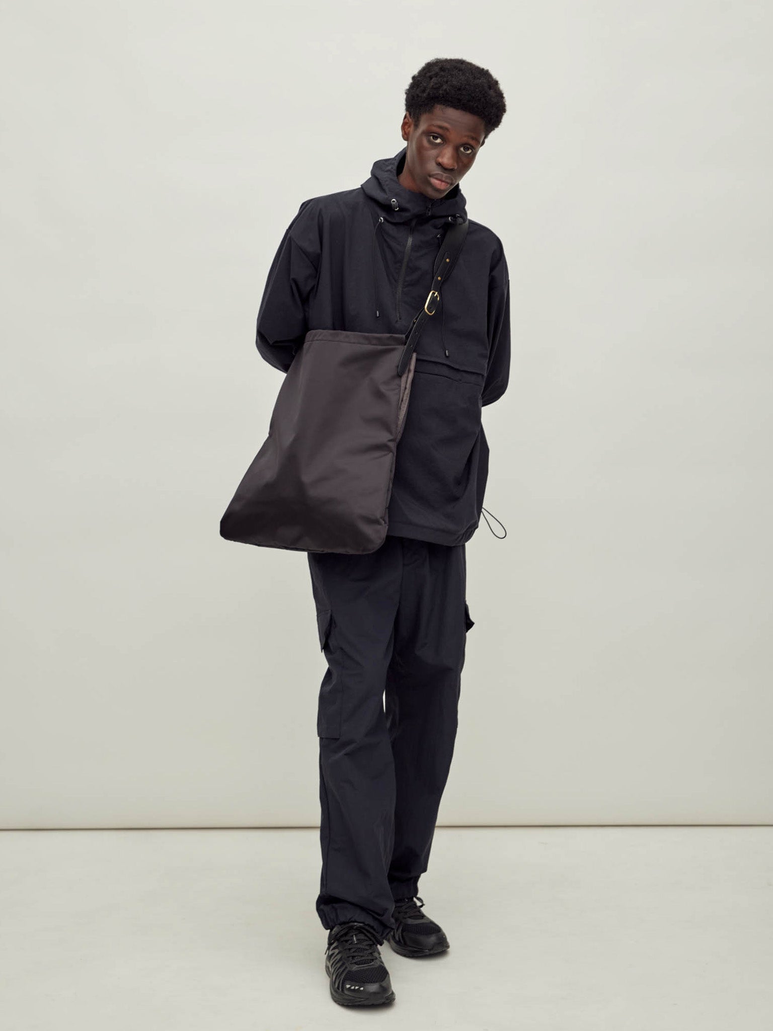 TRIANGLE SHOULDER L / 66NY