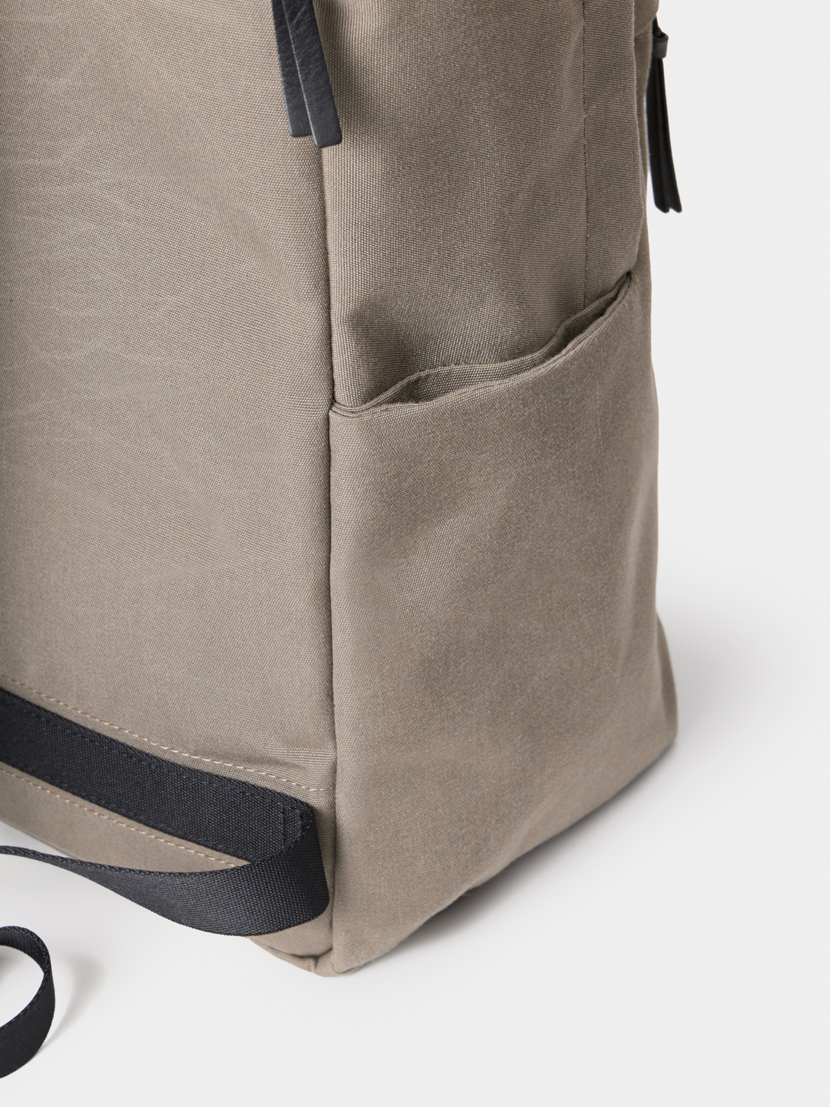 LAYER DAYPACK L / ACRYLIC
