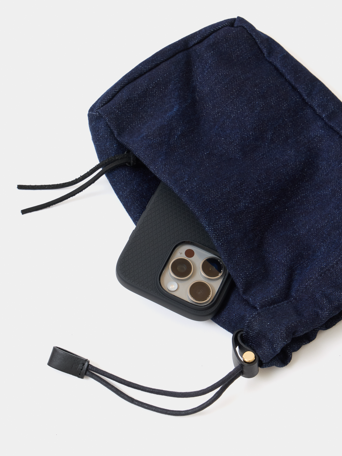 DRAWSTRING POUCH M / WASHED DENIM
