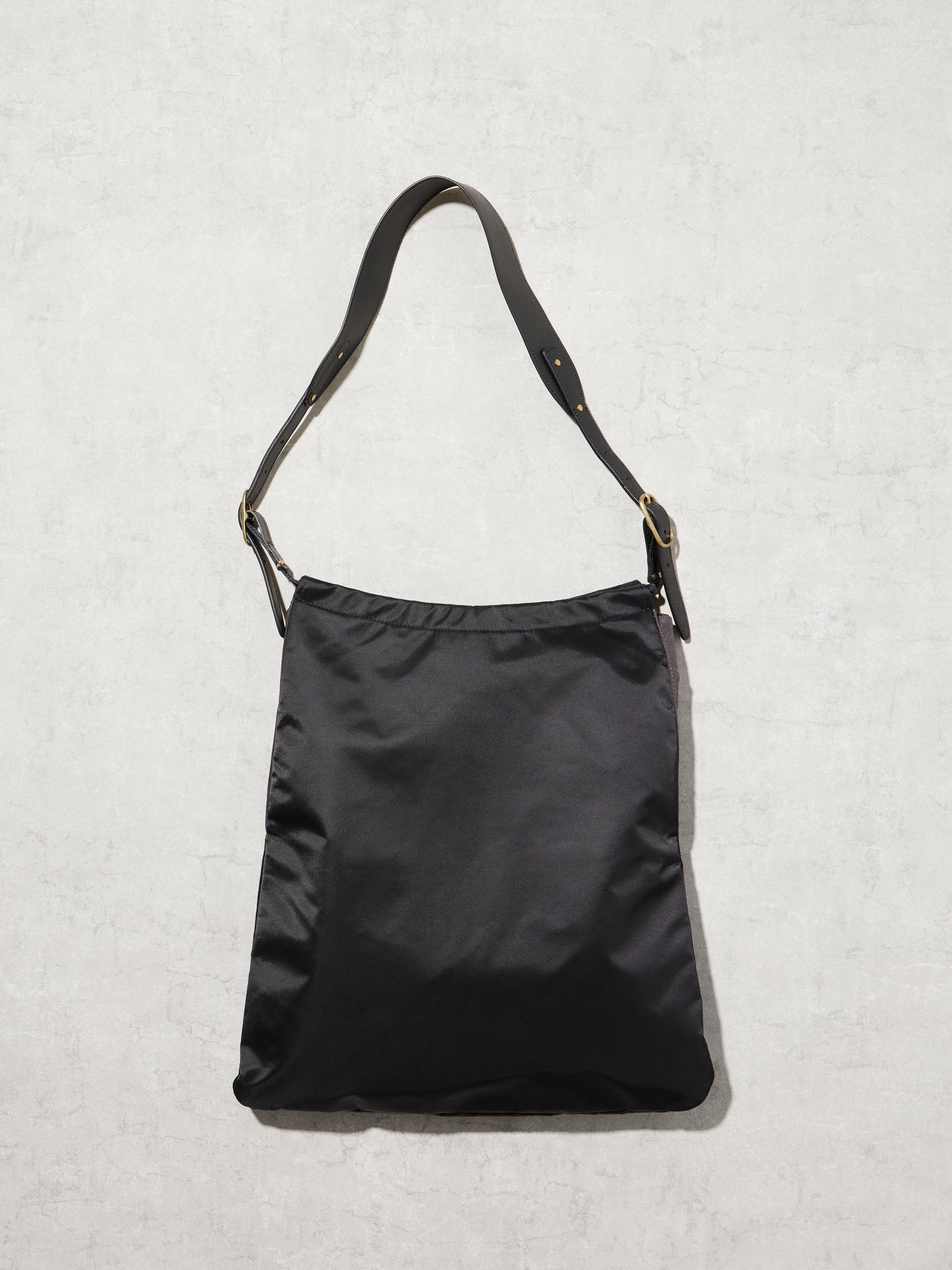 TRIANGLE SHOULDER L / 66NY