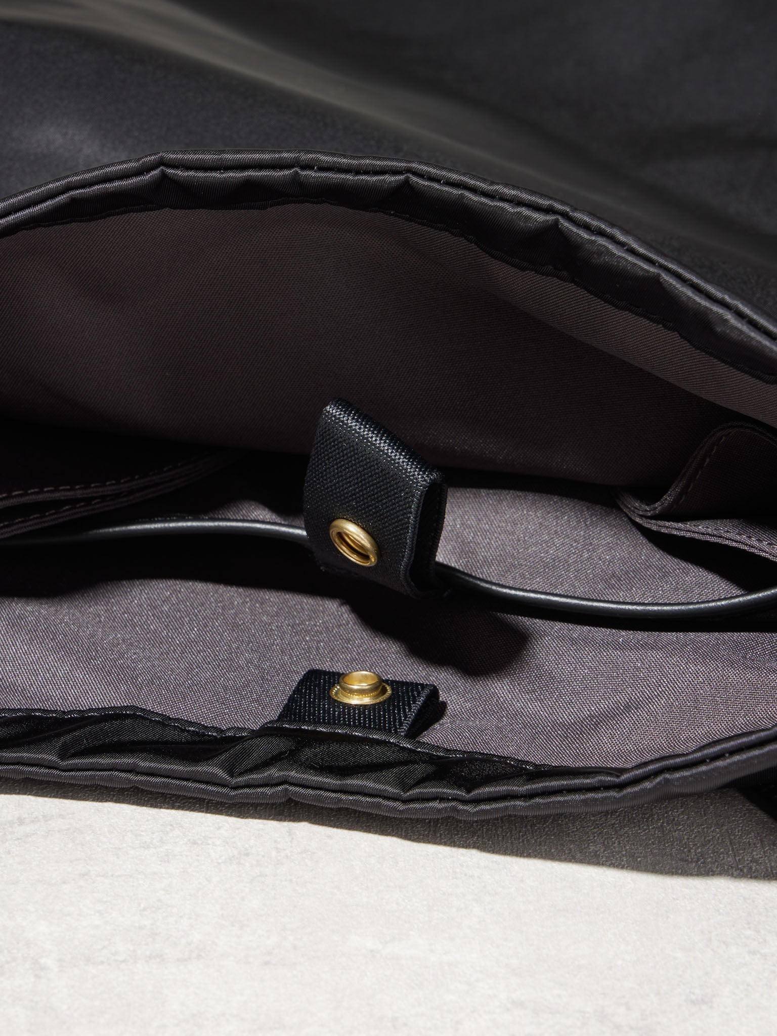 TRIANGLE SHOULDER L / 66NY