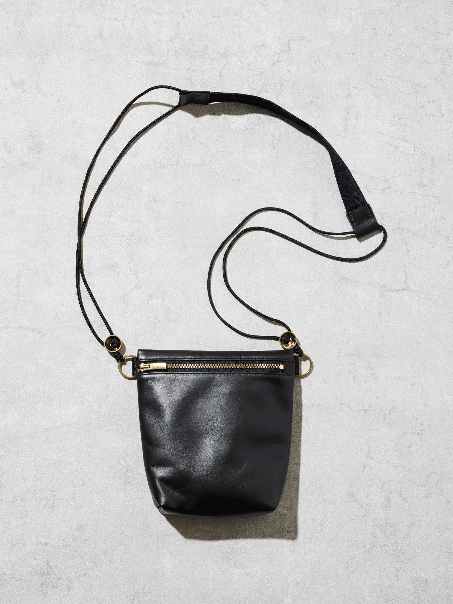 SQUARE ZIP POCKET