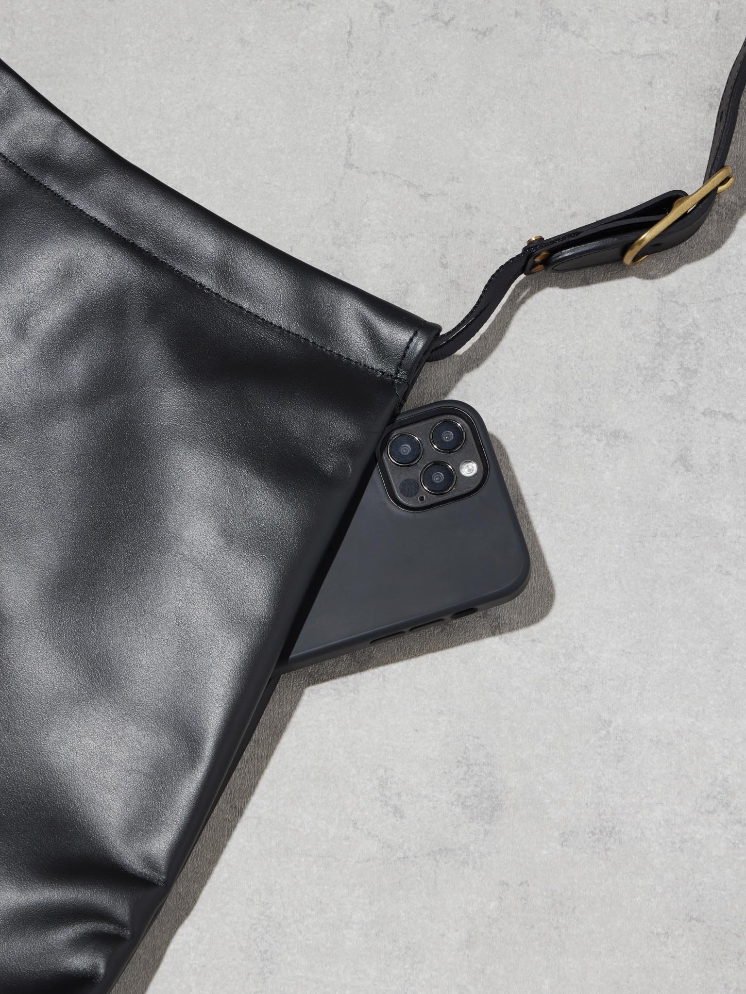 TRIANGLE SHOULDER / M