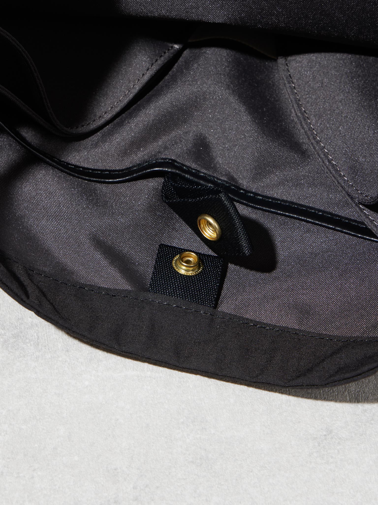 TRIANGLE SHOULDER / L / LOOPTEX