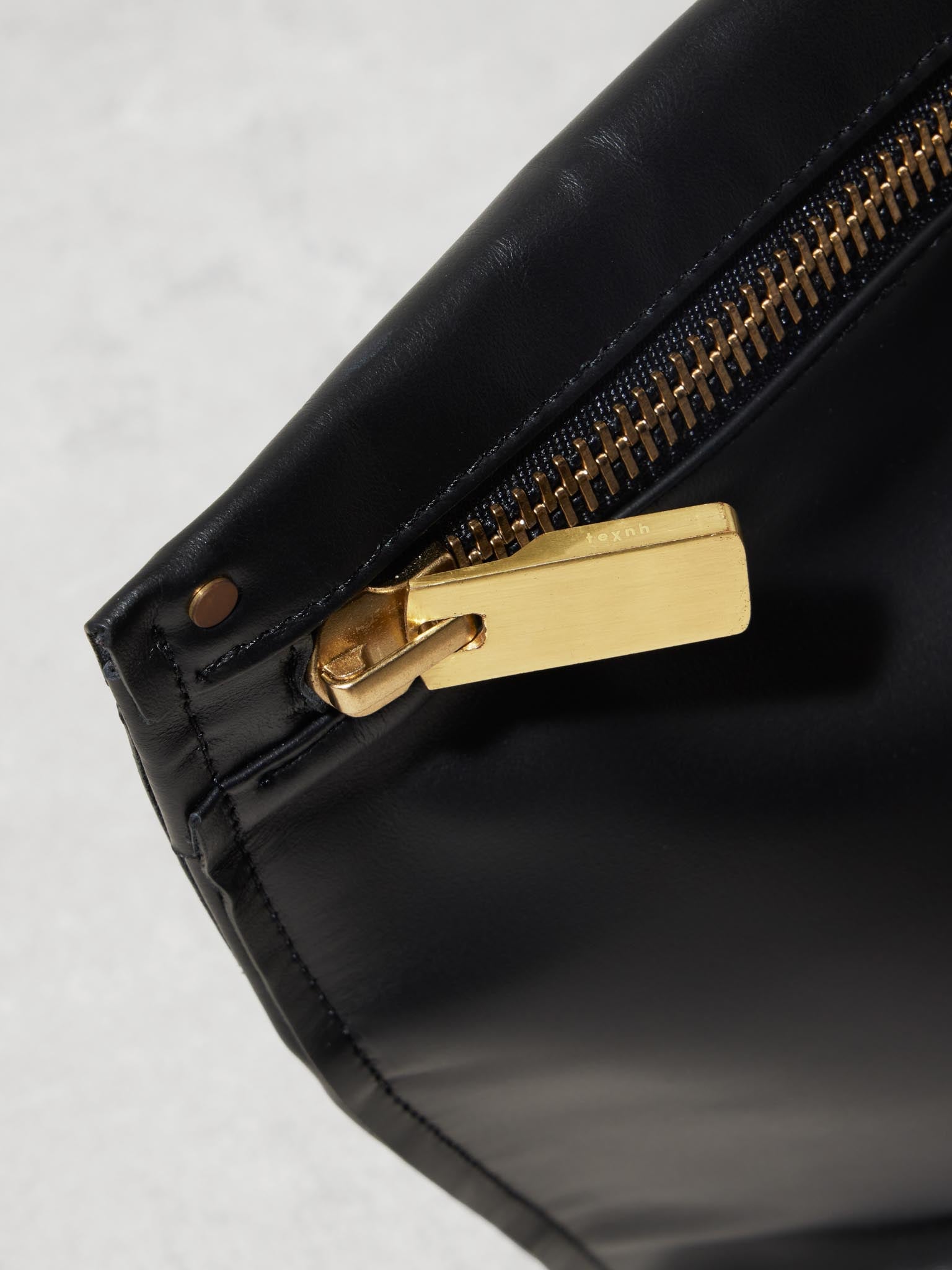 BLOCK ZIP TOTE
