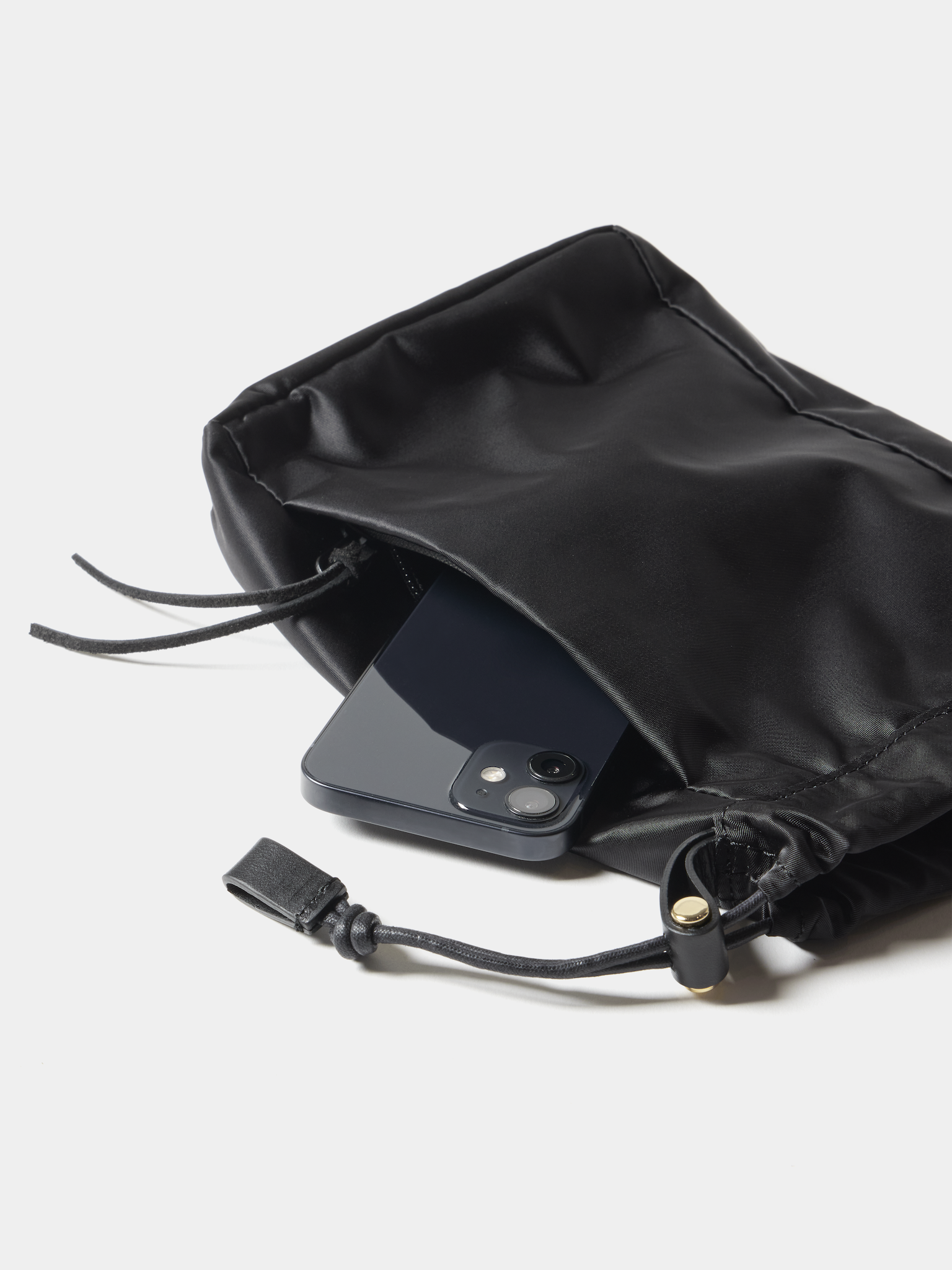 CLASSIC DRAWSTRING POUCH M / 66NY