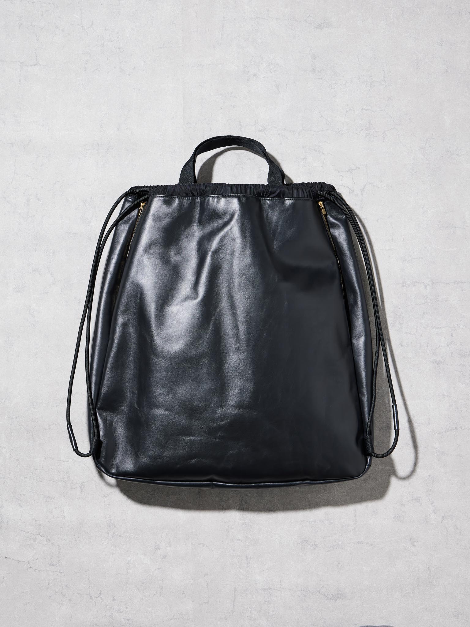 TRIANGLE KNAPSAC / LEATHER