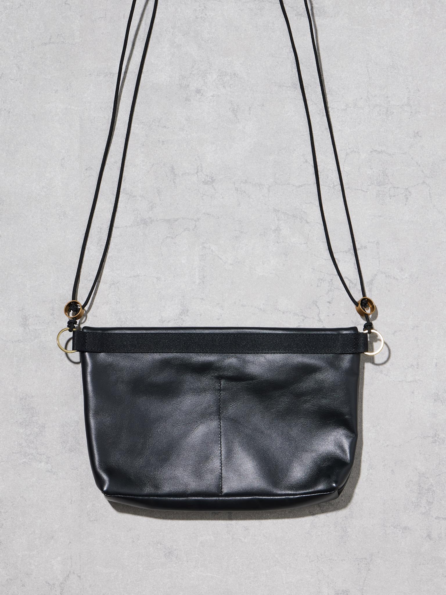 SQUARE ZIP SHOULDER / LEATHER