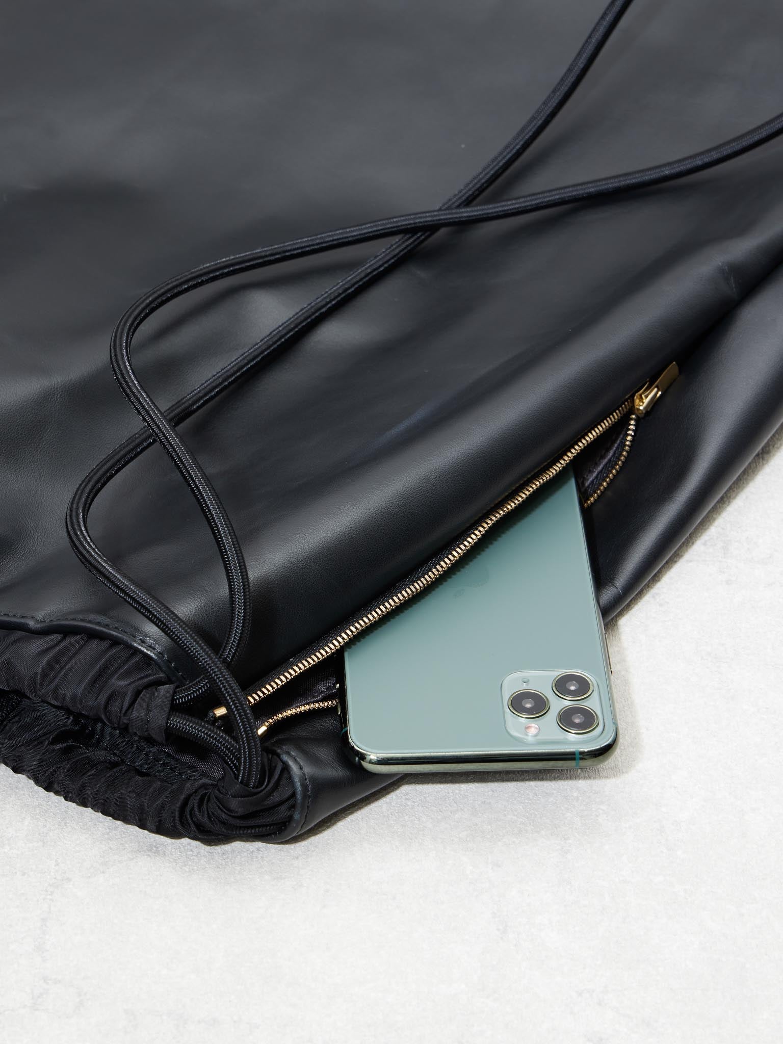 TRIANGLE KNAPSAC / LEATHER