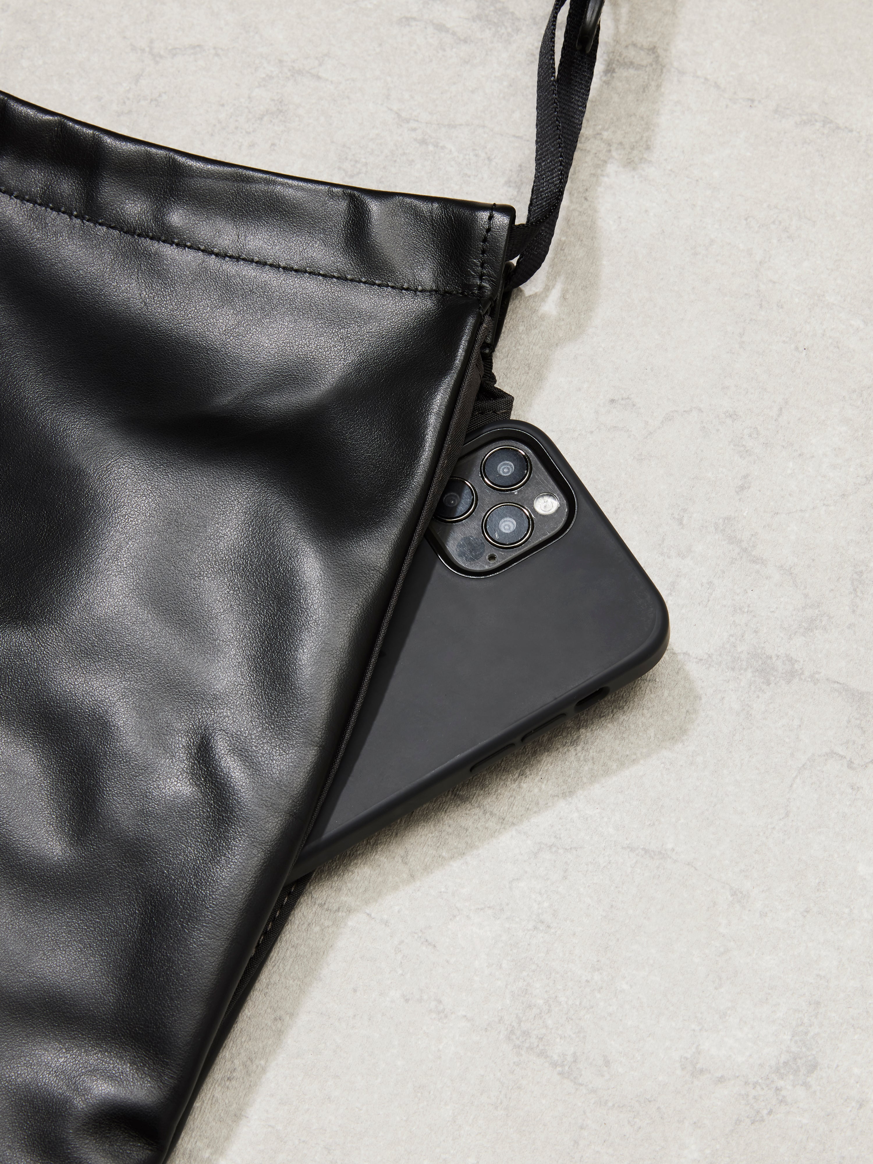 TRIANGLE SHOULDER / LEATHER (旧仕様)