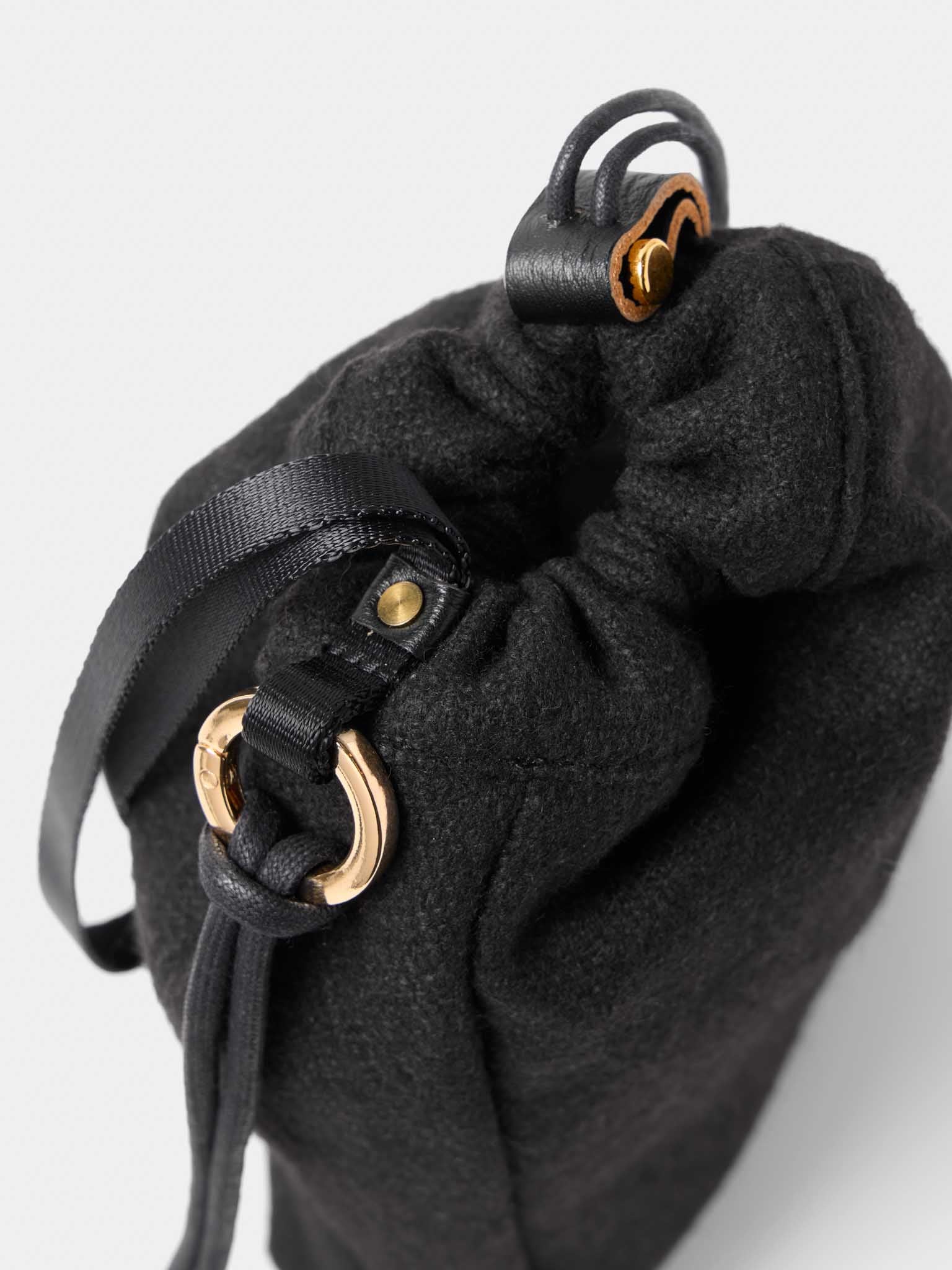 DRAWSTRING POUCH M / WOOL