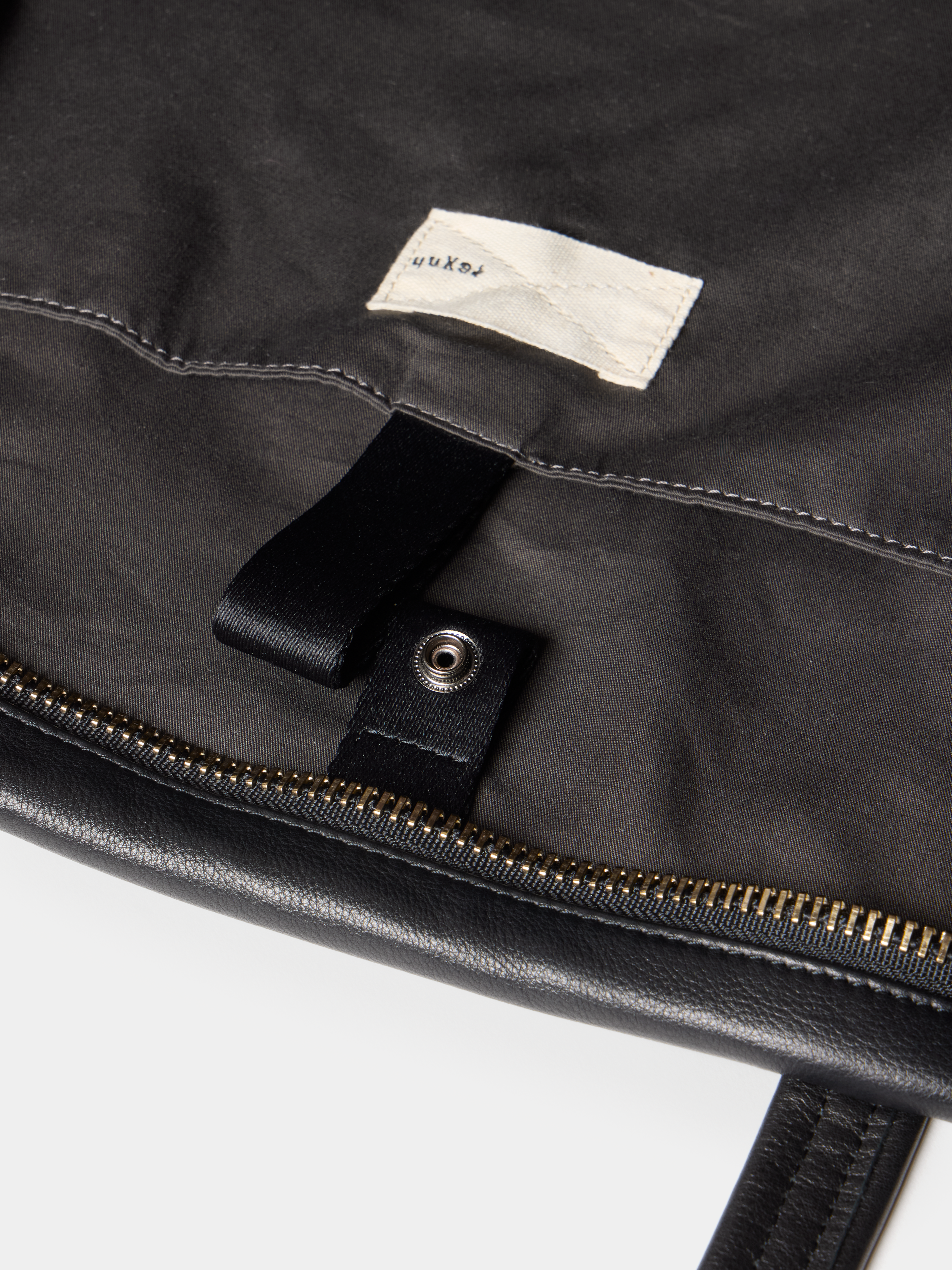 BLOCK ZIP TOTE