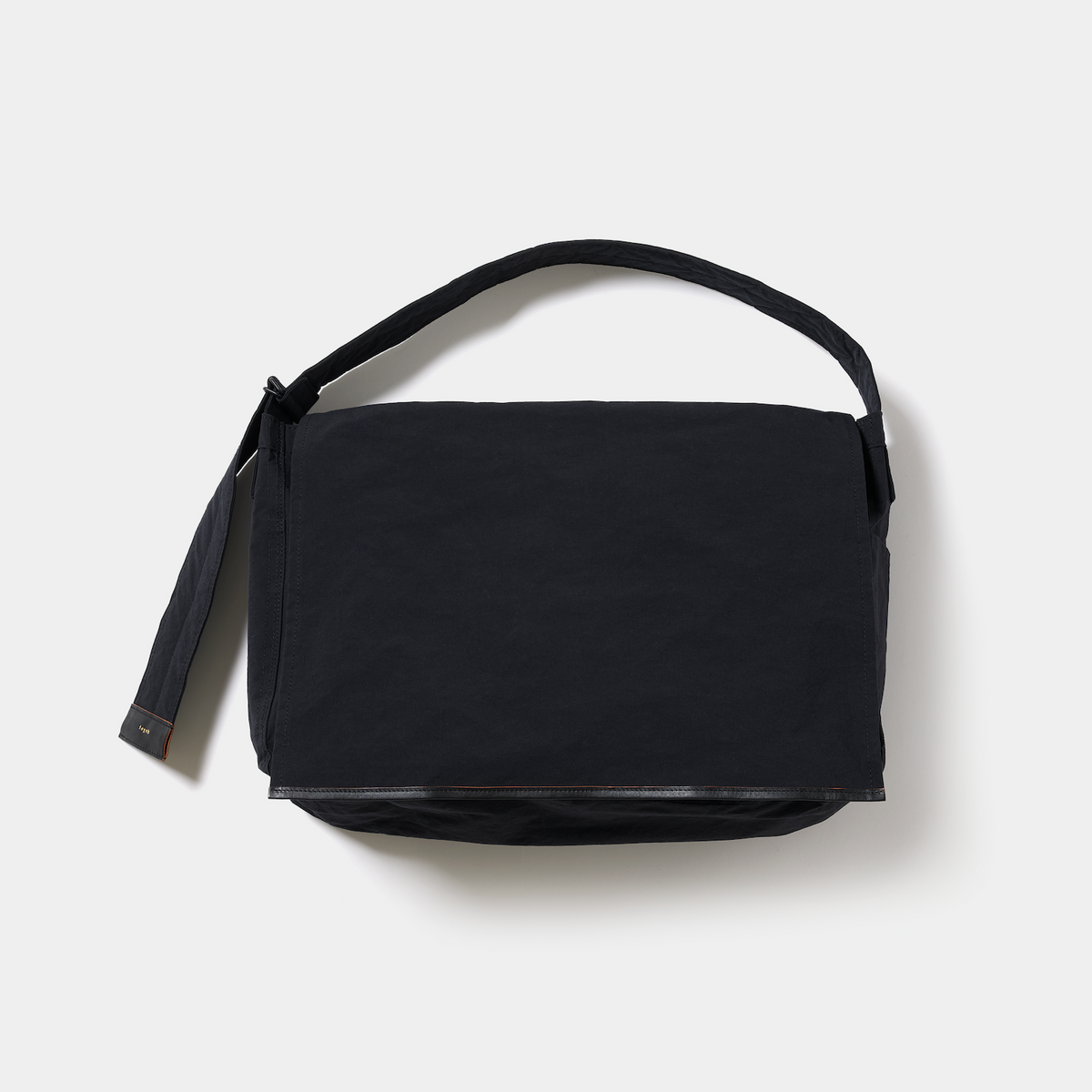 バッグ texnh / NEWSPAPER BAG SHRINK-RENY NEWSPAPER / WASHER-NY