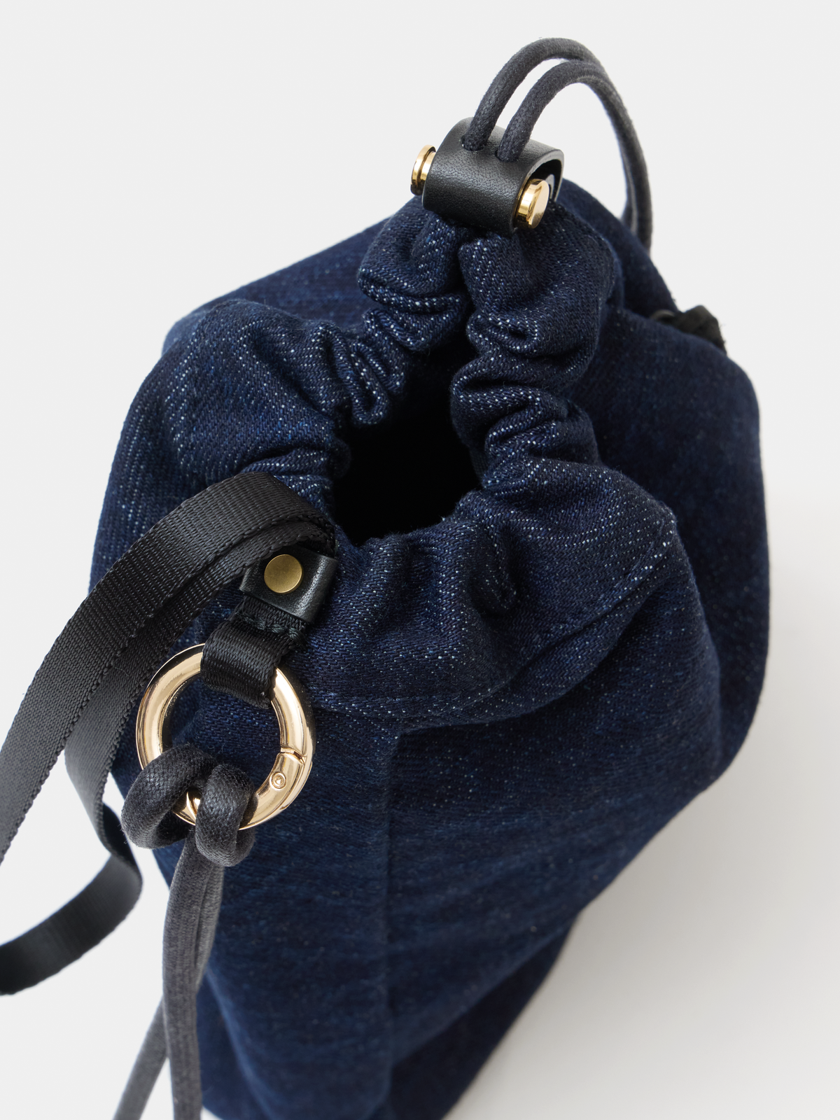 DRAWSTRING POUCH M / WASHED DENIM