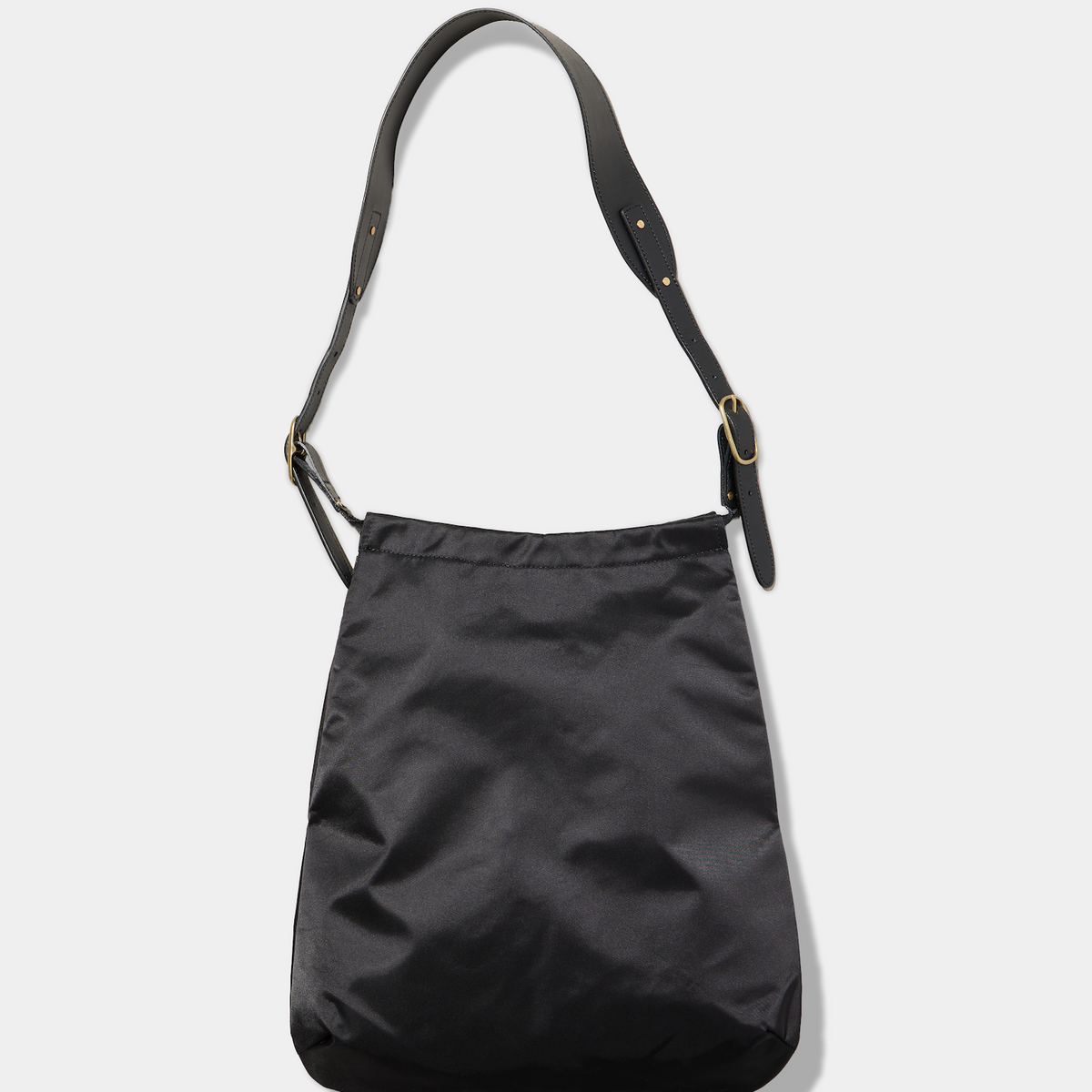 TRIANGLE SHOULDER / M / 66NY